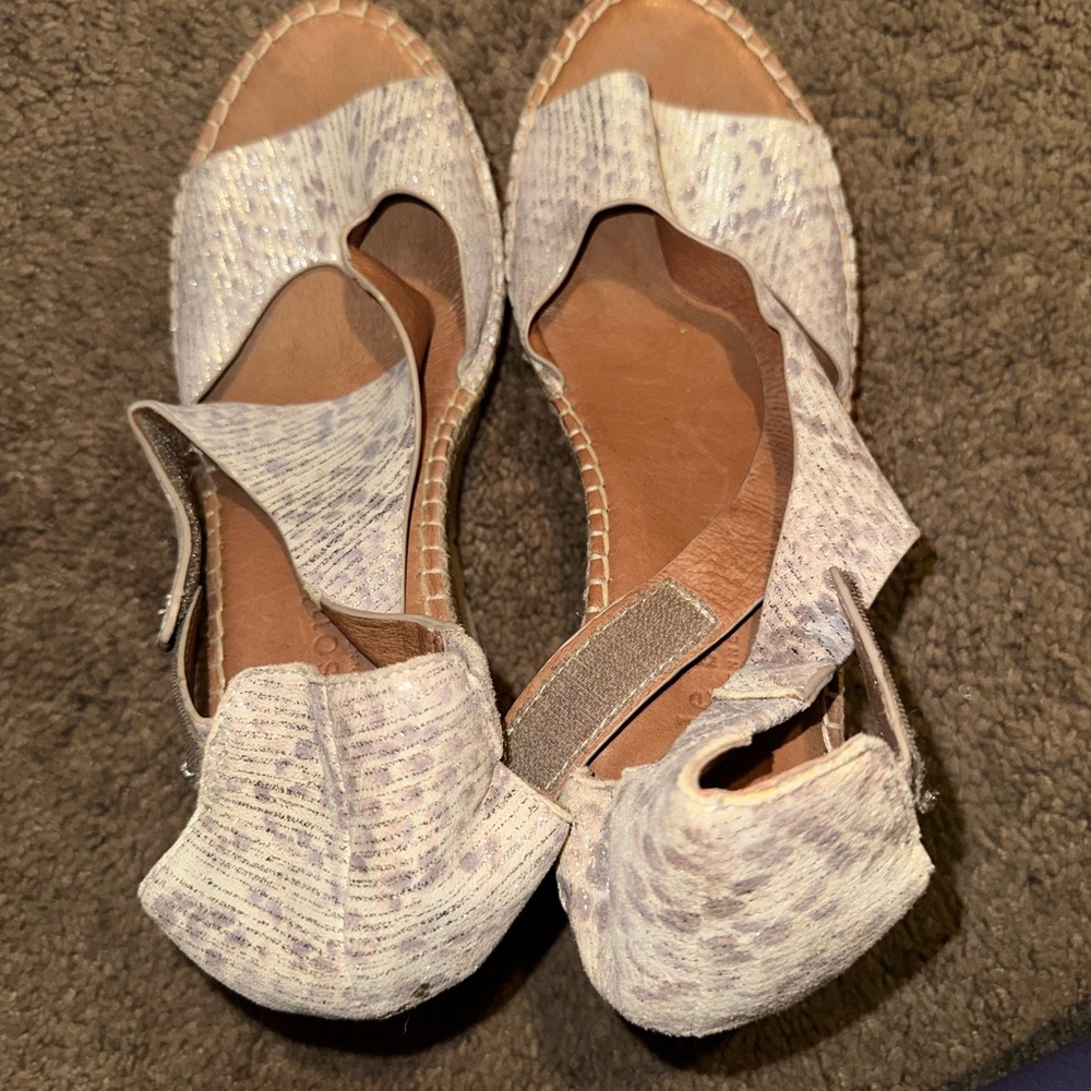 Women's Cream Sandals